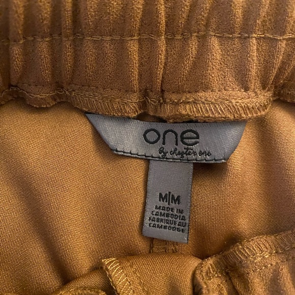 Brown tie waste pants that can be dressed up or down! Size medium - Picture 4 of 4